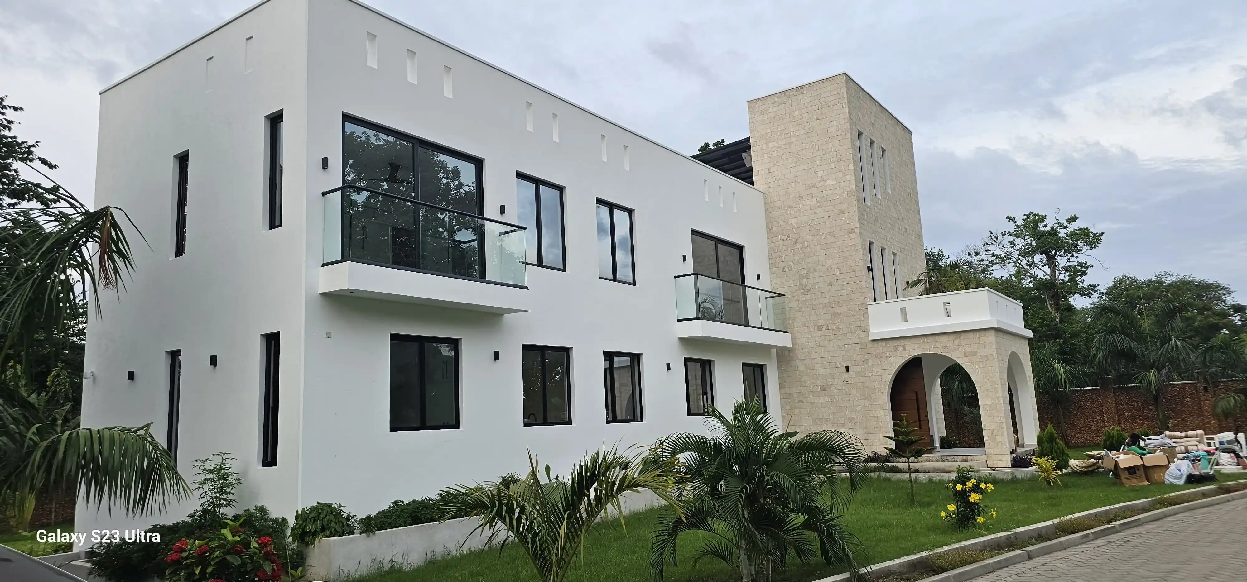 Modern Coastal Living Design 3